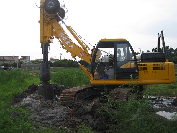 草莓视频app下载ios建筑机械厂生产的履带式旋挖钻